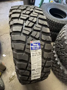 37x13.50r17 Bf Goodrich 79851 New Mud-terrian T/a Km3 37x13.50r17/10 121q Tire