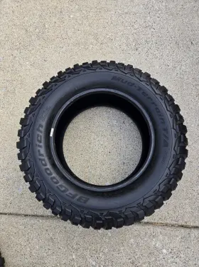 60r20 Bfgoodrich 51810 Mud Terrain Ta Km3 325/60r20 Tire