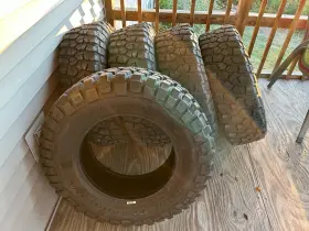 75r17 Bfgoodrich 79793 Mud Terrain Ta Km2 285/75r17 Tire