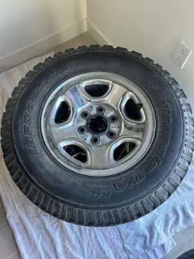 Bf11hh21 Bfgoodrich All Terrain T/a Ko2 Lt245 / 75 R 16 With Rims