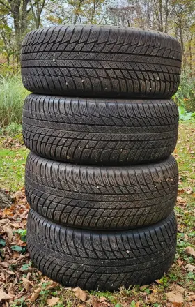 003523 Bridgestone 4 Blizzak Lm001 Rft 245/50 R19 Like New Conditions. Lightly Used