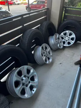 El-70 Bridgestone Dueler Factory Tired 265/70/17 With Wheels 17inch Off 22 4runner El-70 Bridgestone Dueler Factory Tired 265/70/17 With Wheels 17inch Off 22 4runner
