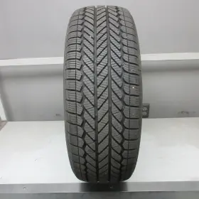 Ut-32430 Bridgestone 235/60r18 Weatherpeak 103h Used Tire 10/32nd No Patches Qty 1