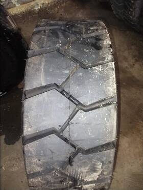 Carlisle 25015nhs New 250-15nhs 18ply Tire