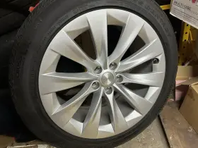 03549230000 Continental Used Crosscontact Lx Sport 275/45r20 Tire As Is Spare