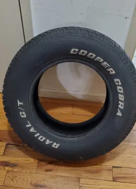 160011024 Cooper Cobra Gt Radial Tire Very High Tread Used