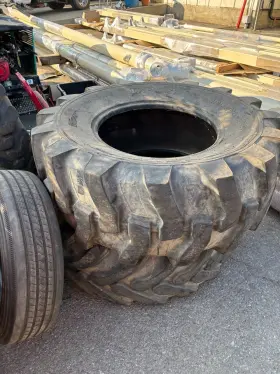 80-18imp Deestone Ds9836 Tires No Rim. Front And Back. 19.5l-24 12.5/80-18imp 80-18imp Deestone Ds9836 Tires No Rim. Front And Back. 19.5l-24 12.5/80-18imp