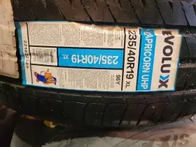 221022589 Evoluxx 1 Tire Capricorn Uhp 235/40r19 96y Xl A/s All Season High Performance