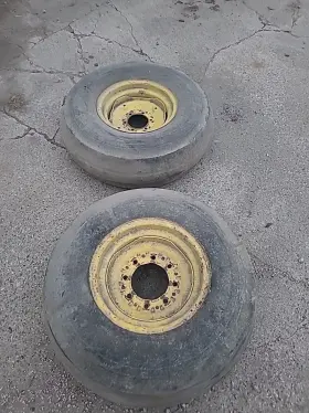 Ve0000 Firestone Lot Of Two Tires For 2wd Old John Deere Tractor Ve0000 Firestone Lot Of Two Tires For 2wd Old John Deere Tractor
