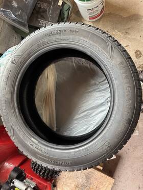 Goodyear 187064565 Winter Command 235/55r19 Tire