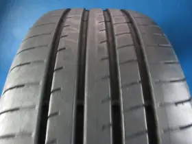 23110025200 Goodyear Used Eagle F1 Asymmetric 5 Rft 245 35 20 8/32 Tread No Patch 2081/2f