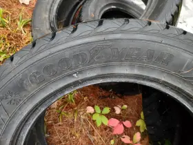 2457520 Goodyear Set Of 4 Snow Tires