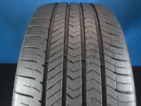 1593d Goodyear 482460015643 Used Eagle Sport All Season 235 40 18 7-8/32 Tread No Patch