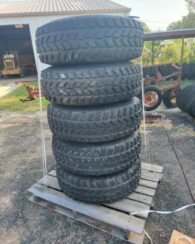 37x12.50r16.5 Goodyear 743-123-154 5 Wrangler Mt Military Humvee Truck Tire And Wheel 37x12.50r16.5 Goodyear 743-123-154 5 Wrangler Mt Military Humvee Truck Tire And Wheel