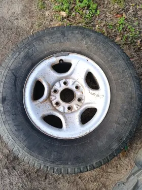 Gswr31089a Goodyear 265 70 16 Tire With Rim