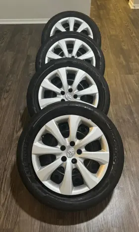 1016083 Hankook Set Of 4 Kinergy Gt H436 Tires With Wheels And Hubcaps - P205/55hr16