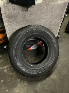 1021696 Hankook Kinergy St 235/75r15 105t All Seasons Tires