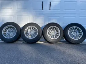 65r17 Hankook Winter Pike X.245/65r17 Like New Les Schwab Tires And Rims Including Snow Chains