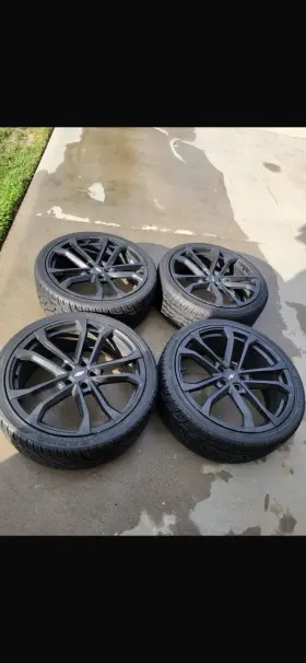 5ang5c Kumho New Tires Normal Wear And Tear. In Great Conditions. Size 265/35r22