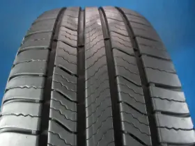154500321 Michelin Used Defender 2 235 60 17 7-8/32 Tread 1460/2c 154500321 Michelin Used Defender 2 235 60 17 7-8/32 Tread 1460/2c