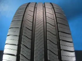 6901400354 Michelin Used Defender 2 235 55 20 10/32 High Tread 2693f 6901400354 Michelin Used Defender 2 235 55 20 10/32 High Tread 2693f