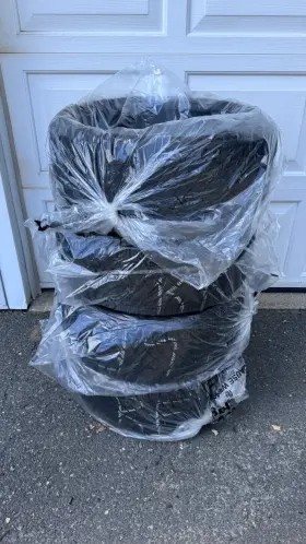 83335 Michelin X-ice Snow Car Tires 235/40/19 Used For 1 Winter Season 83335 Michelin X-ice Snow Car Tires 235/40/19 Used For 1 Winter Season