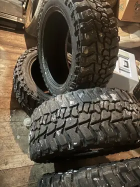 0039389 Mickey Thompson Tires