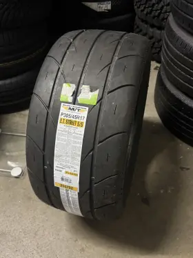 250792 Mickey Thompson P305/45r17 Et Street S/s Sl Black Wall Tire