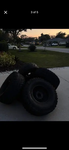 283997 Mickey Thompson 10 33x12.50/r17 Jeep Wrangler Tires