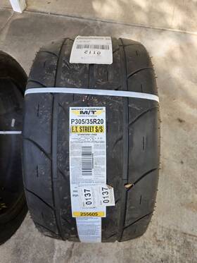 Mickey Thompson 315099003 Et Street S/s P305/35r20 Quantity Of 2