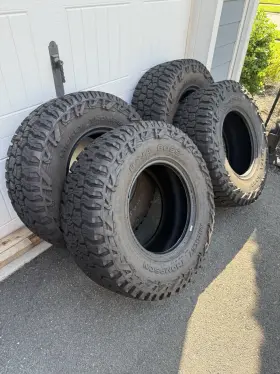 331073003 Mickey Thompson Baja Boss A/t 295/70r17 Tire