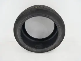 585.da1v04 Nissan Vercelli 245/40r18 Tire 7/32