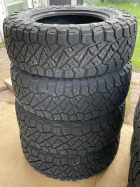 205860 Nitto Trail Grappler Mt 265/70r17 Tire