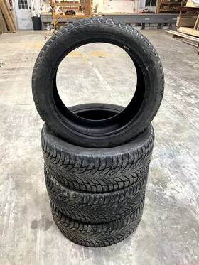 Nokian T432267 Hakkapeliitta R5 Suv 285/45r22 Tire
