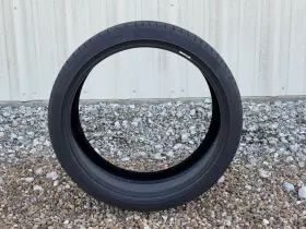 024746 Pirelli P Zero 235/35 R20 92y 6-8/32nds Off Of Tesla 024746 Pirelli P Zero 235/35 R20 92y 6-8/32nds Off Of Tesla