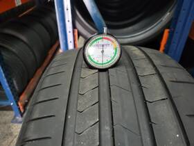 Pirelli 1213-19/49 2 Super Nice 235/35/20 P Zero Pz4 To Elect Pncs 235/35r20 92y 7/32