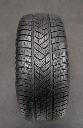 2774900 Pirelli 1 Winter Sottozero 3 Run Flat 245/40/20 99v Snow Tire Inch 95% Tread 2774900 Pirelli 1 Winter Sottozero 3 Run Flat 245/40/20 99v Snow Tire Inch 95% Tread