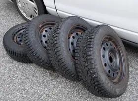 B39a7461d Pirelli 4 Studded Snow Tires 185/65r15 Mounted On Saturn Rims - Local Pick Up Only