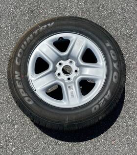 Toyo 20aa4e0 2009-2012 Toyota Rav4 Limited Oem Rear Trunk Hatch Spare Tire 225/65r17 101h