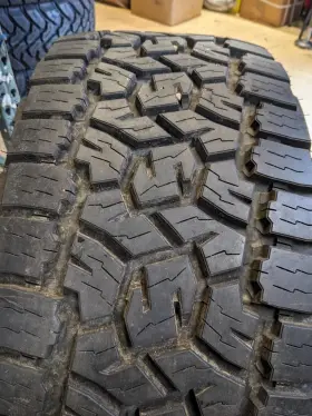 355360 Toyo Used Open Country A/t Iii Bsw Lt 325 60 18 124/121s Lre 10ply Tire