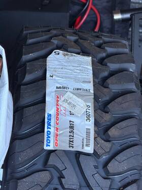 Toyo 360770 Open Country Mt 37x12.50r17 Tire