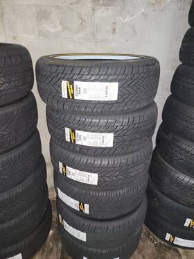 Vogue 03182981 Custom Built Radial Viii 235/70r15 Tire