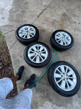 Gswr49957 Volkswagen 4 2015 Jetta Tires Steel Rims Chrome Colored At 16 Inches And 51 Psi Gswr49957 Volkswagen 4 2015 Jetta Tires Steel Rims Chrome Colored At 16 Inches And 51 Psi