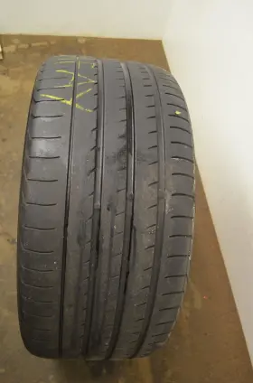 0267250 Yokohama 21 Inch 35j Tire 295/35 R21 107y 295 / 35 Yakohama Advansport Used Oem