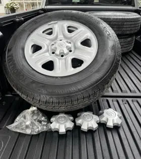 110133714 Yokohama 4 Geolandar X-cv 245/75r18 112t And Toyota Rim