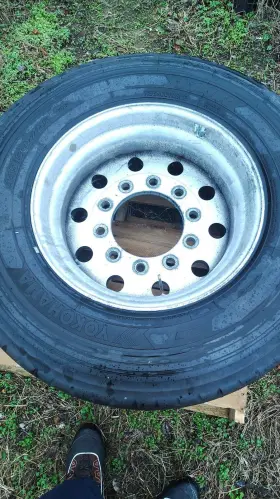 R22.5 Yokohama 114r 445 50 Tire