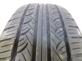 32nds Yokohama 31826 P215/65r17 Avid Touring-s 99 T Used 8/32nds