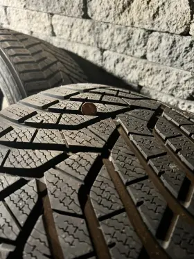 30r21 Yokohama 90666 Used Bluearth Winter V905 Tire Size 285/30r21 105v