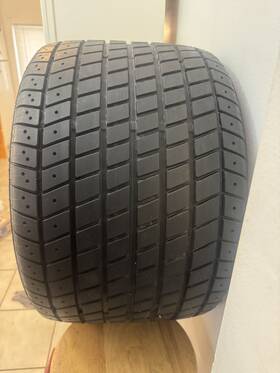 Yokohama Av135i Tire 345/35zr15 Av1-35i 14-inch Wide Good Tread-no Cracking Of Sidewall