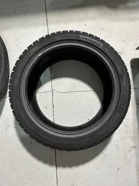 N8040u Yokohama Ice Guard Ig53 215/45 R17 - Studless Winter/snow Tires